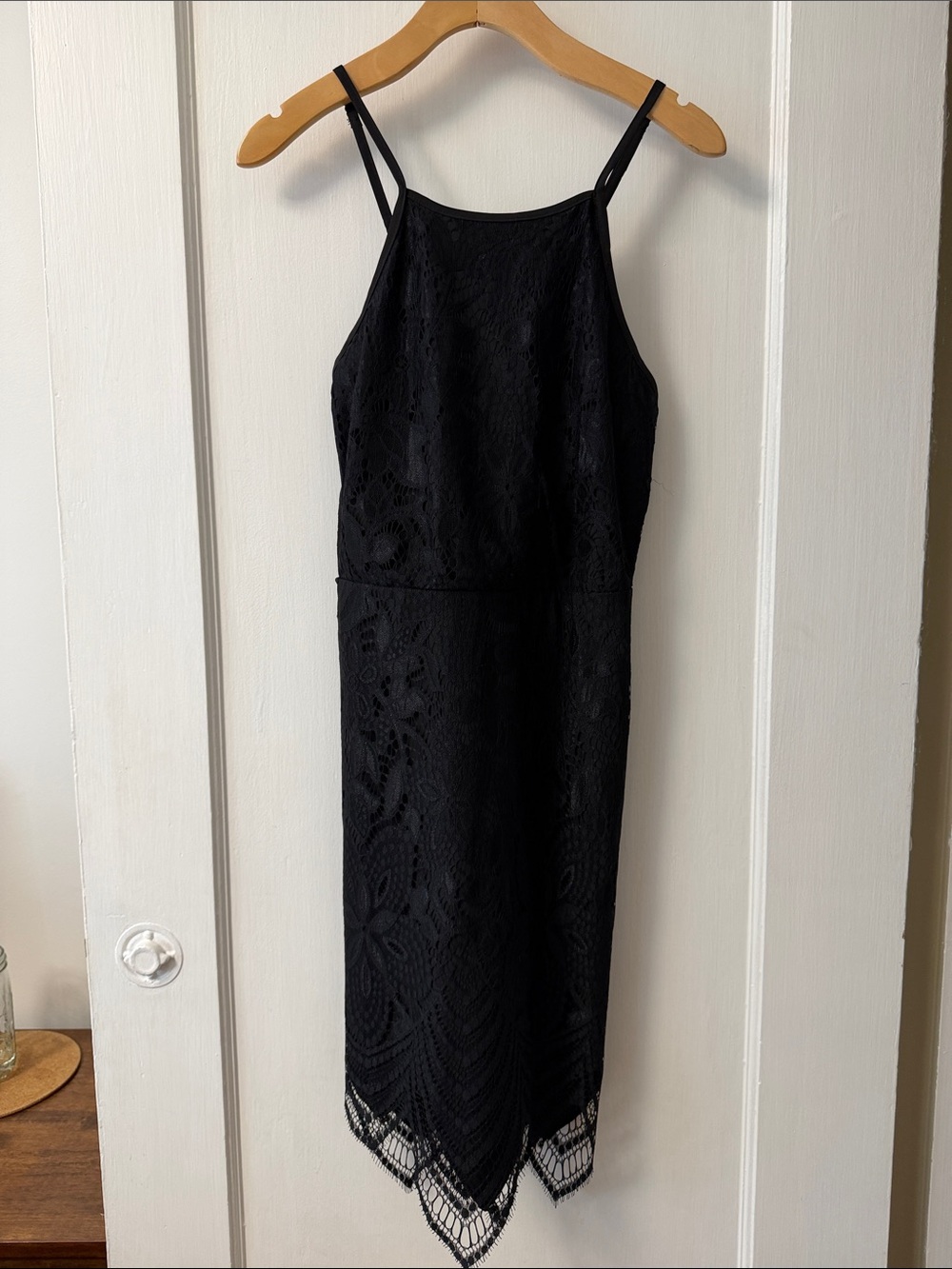 Missguided + Black Lace Midi Dress with Scalloped Hem